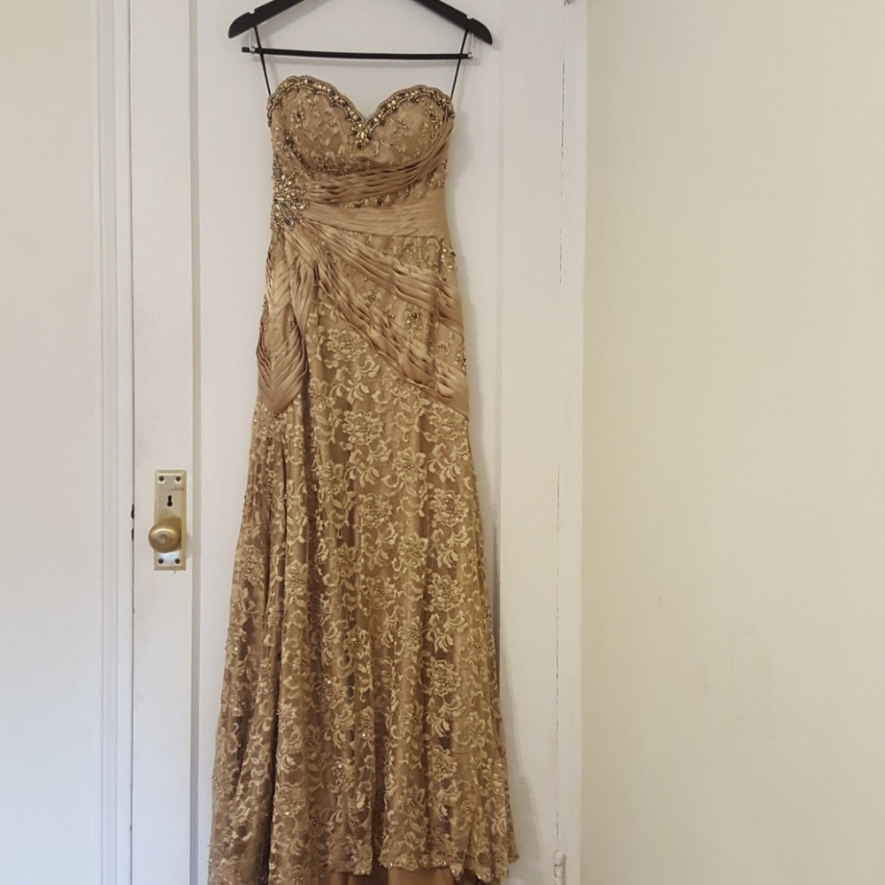 Dress - Picture 2 of 4
